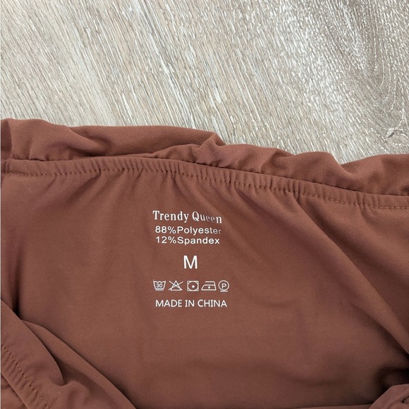 Off-Shoulder Brown Top - Picture 2 of 2